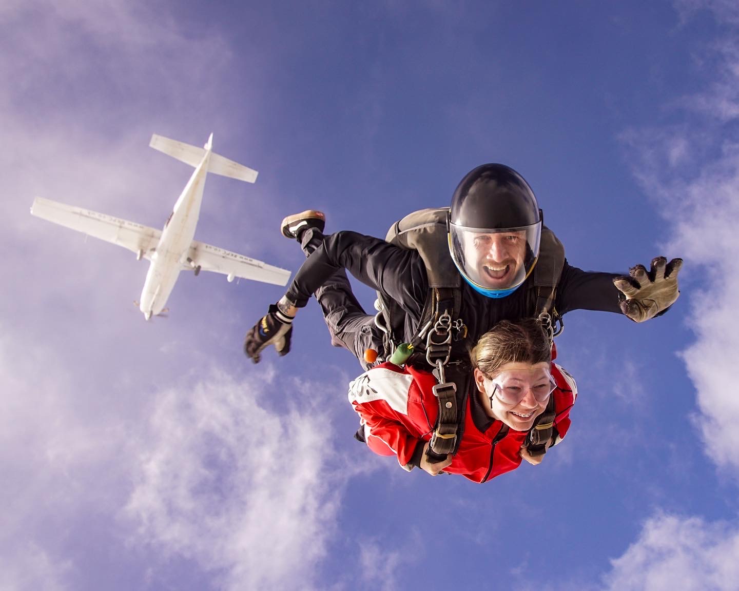 Reasons to Try Accelerated Freefall Skydiving
